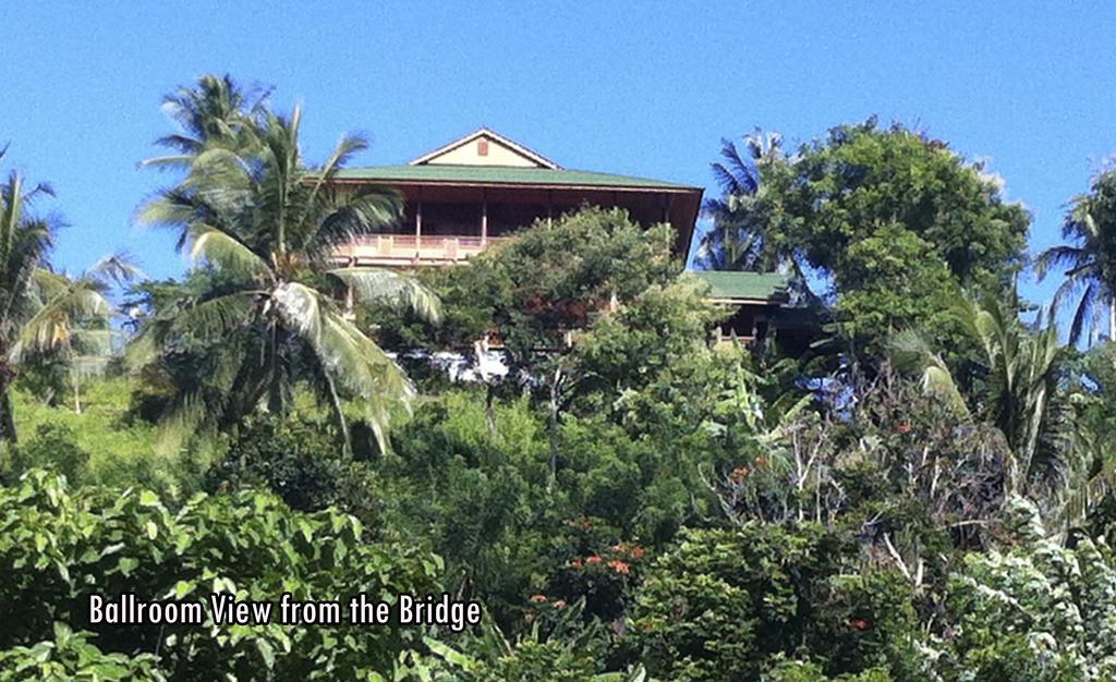 Botanica Nature Resort Bitung Exterior photo